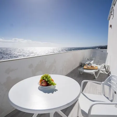 Casa Marlene Luxury Seafront Апартаменты *
