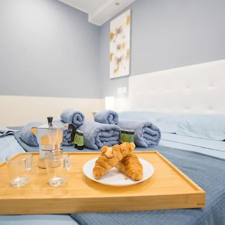 Casa Marlene Luxury Seafront 아파트 *