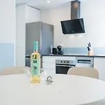 Casa Marlene Luxury Seafront شقة *