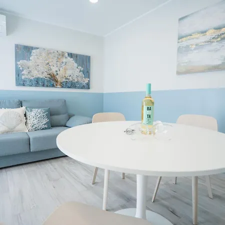 Апартаменты Casa Marlene Luxury Seafront